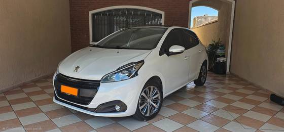 PEUGEOT 208 1.6 GRIFFE 16V FLEX 4P AUTOMÁTICO PEUGEOT 208 1.6 GRIFFE 16V FLEX 4P AUTOMÁTICO